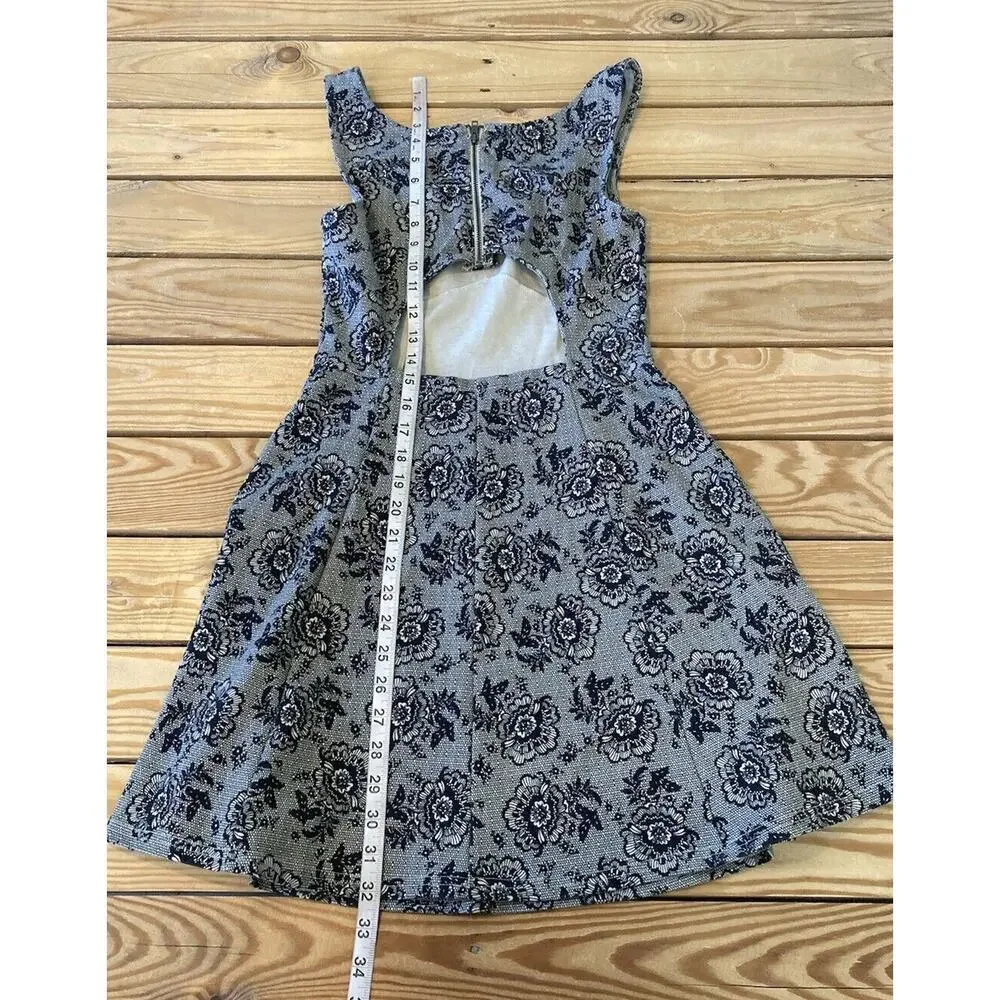 American Eagle Outfitters Floral Cut Out Back Sleeveless Dress Size 0 Black - Picture 5 of 6